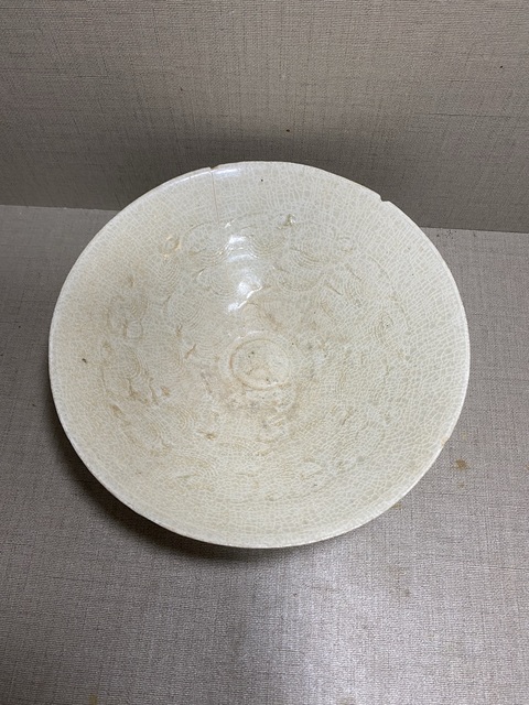 古玩陶瓷青白釉刻云氣紋斗笠碗拍賣,當(dāng)前價(jià)格880元