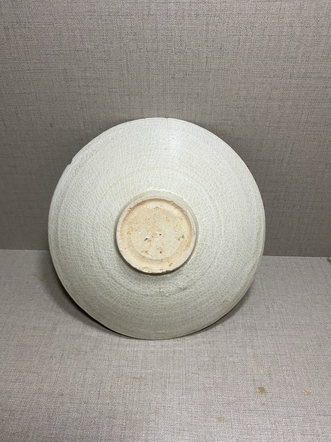 古玩陶瓷青白釉刻云氣紋斗笠碗拍賣,當(dāng)前價(jià)格880元