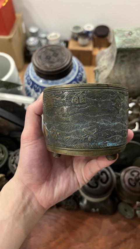 古玩雜項(帶保真卡)民國犀牛望月香爐拍賣,當前價格999元