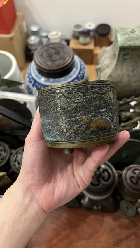 古玩雜項(帶保真卡)民國犀牛望月香爐拍賣,當前價格999元