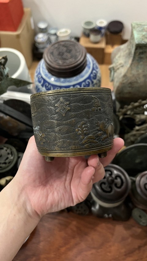 古玩雜項(帶保真卡)民國犀牛望月香爐拍賣,當前價格999元