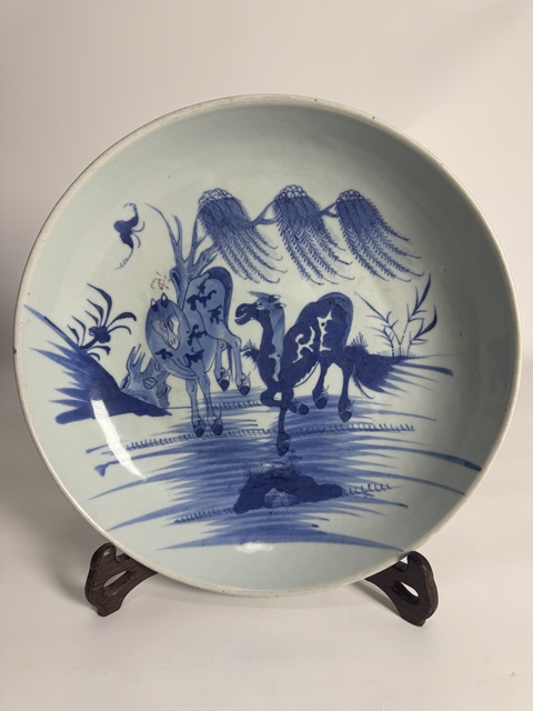 古玩陶瓷青花柳蔭雙駿紋盤拍賣,當前價格12000元
