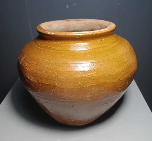 古玩陶瓷精美黃釉罐拍賣,當前價格288元