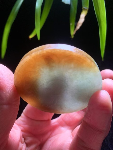 古玩玉器（一口價到底）清代天然翡翠雕“雙龍捧壽”帶扣拍賣，當前價格6800元