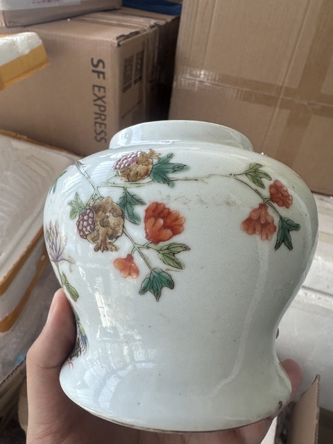 古玩陶瓷粉彩花卉紋茶葉罐拍賣,當前價格2000元