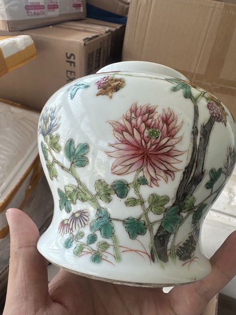 古玩陶瓷粉彩花卉紋茶葉罐拍賣,當前價格2000元