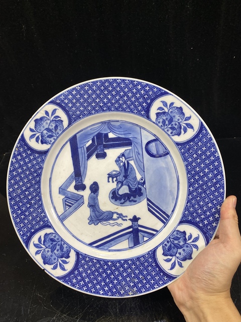 古玩陶瓷康熙西廂記夜審紅娘大盤拍賣,當(dāng)前價(jià)格2680元
