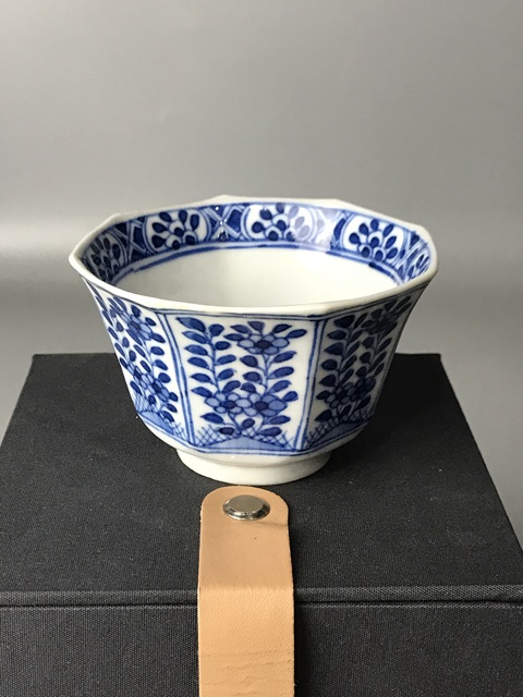 古玩陶瓷(精品八方杯)晚清·青花花卉紋·八方主人杯拍賣,當前價格980元