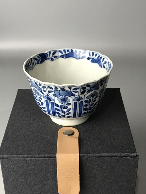古玩陶瓷（精品花口杯）晚清·青花花卉紋·花口杯拍賣，當(dāng)前價(jià)格980元