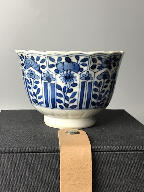 古玩陶瓷（精品花口杯）晚清·青花花卉紋·花口杯拍賣，當(dāng)前價(jià)格980元