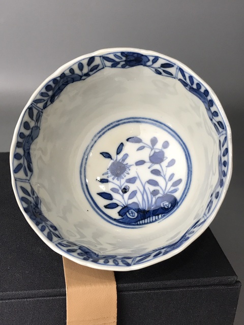 古玩陶瓷（精品花口杯）晚清·青花花卉紋·花口杯拍賣，當(dāng)前價(jià)格980元