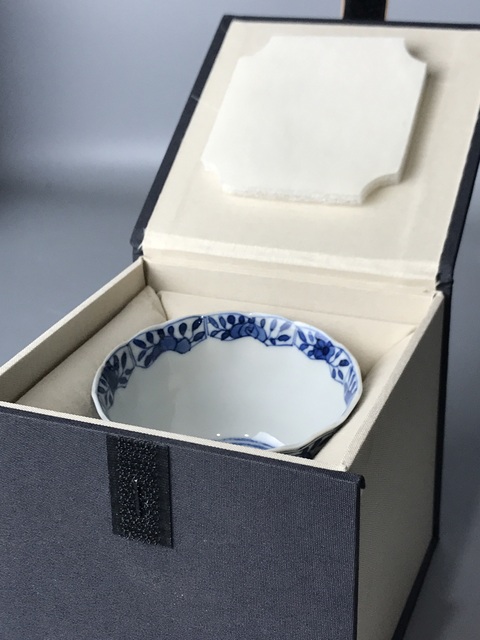 古玩陶瓷（精品花口杯）晚清·青花花卉紋·花口杯拍賣，當(dāng)前價(jià)格980元