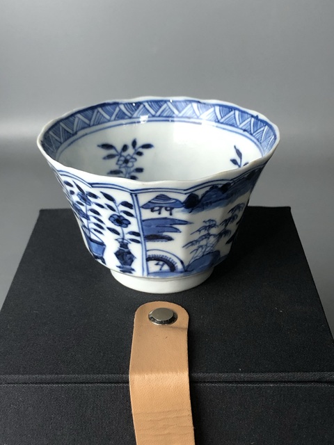 古玩陶瓷(精品花口杯)晚清·青花博古·山水風(fēng)景紋·花口杯拍賣,當(dāng)前價(jià)格1001元