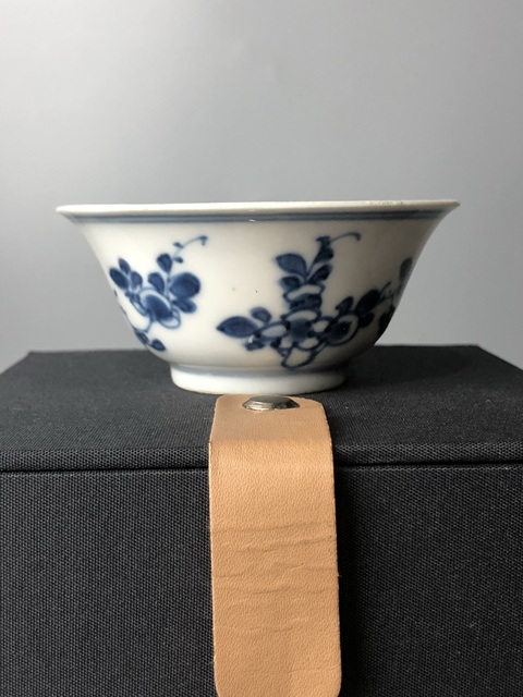 古玩陶瓷(精品馬蹄杯)清康熙·青花花卉紋·馬蹄杯拍賣,當(dāng)前價(jià)格732元