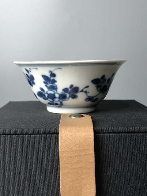 古玩陶瓷(精品馬蹄杯)清康熙·青花花卉紋·馬蹄杯拍賣,當(dāng)前價(jià)格732元