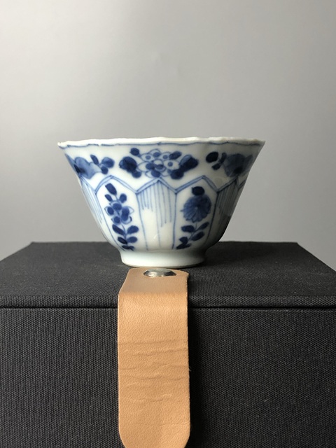 古玩陶瓷(精品主人杯)清康熙·青花花卉紋·主人杯拍賣,當前價格882元