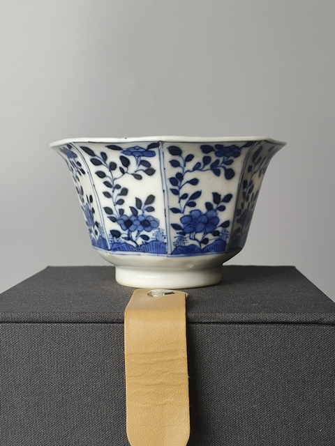 古玩陶瓷（精品八方杯）晚清·青花折枝花卉紋·八方杯拍賣，當前價格980元