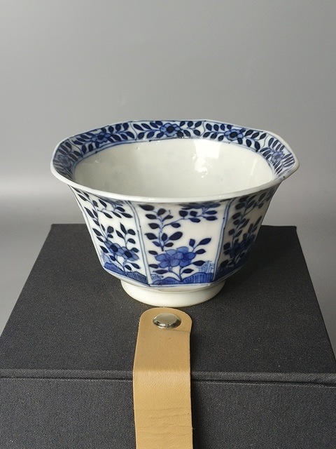 古玩陶瓷（精品八方杯）晚清·青花折枝花卉紋·八方杯拍賣，當前價格980元