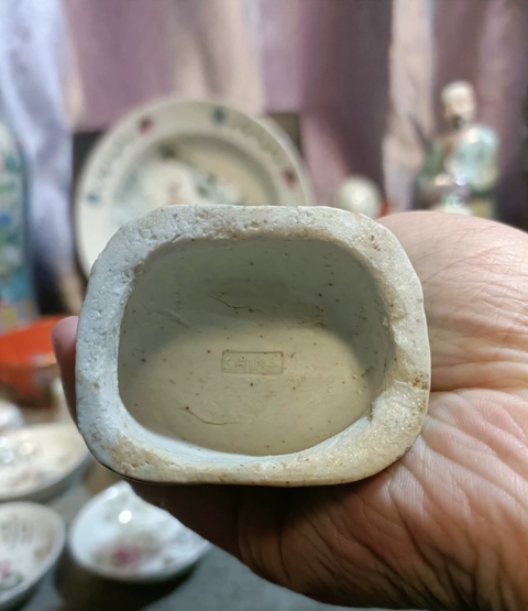 古玩陶瓷晚清綠釉人物塑像拍賣，當(dāng)前價(jià)格3888元