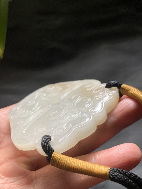 古玩玉器清代和田玉雕“獸面紋佩”拍賣,當前價格43800元
