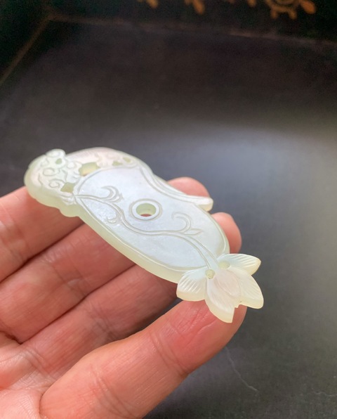古玩玉器清代天然翡翠雕“雞心佩”拍賣,當前價格33000元