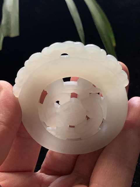 古玩玉器清代和田玉雕“轉芯佩”牌子拍賣,當前價格55000元