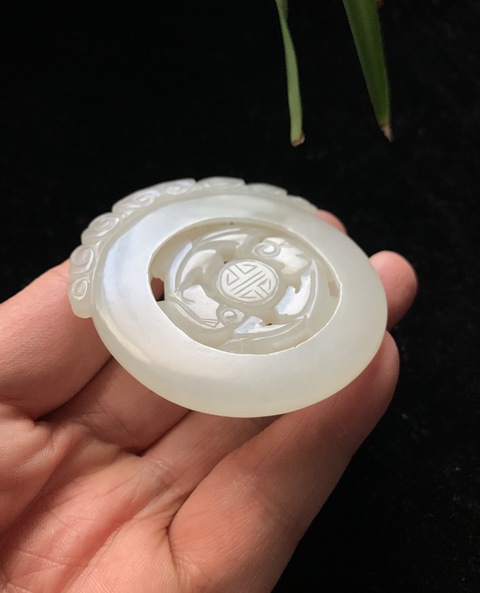 古玩玉器清代和田玉雕“轉芯佩”牌子拍賣,當前價格55000元