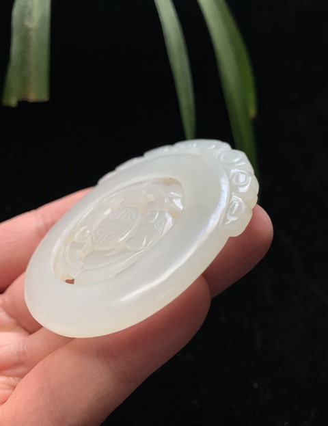 古玩玉器清代和田玉雕“轉芯佩”牌子拍賣,當前價格55000元
