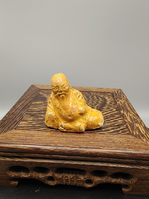 古玩陶瓷明代黃釉壽星造像拍賣,當前價格0元