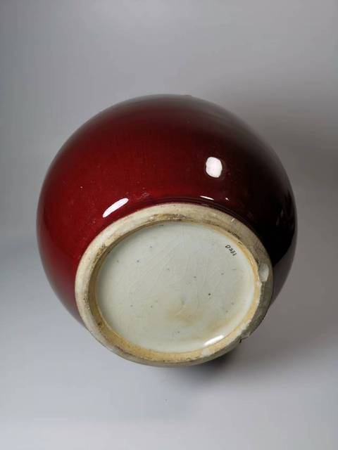 古玩陶瓷郎紅釉撇口瓶真品鑒賞圖