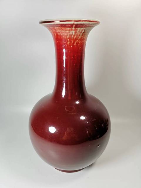 古玩陶瓷郎紅釉撇口瓶真品鑒賞圖