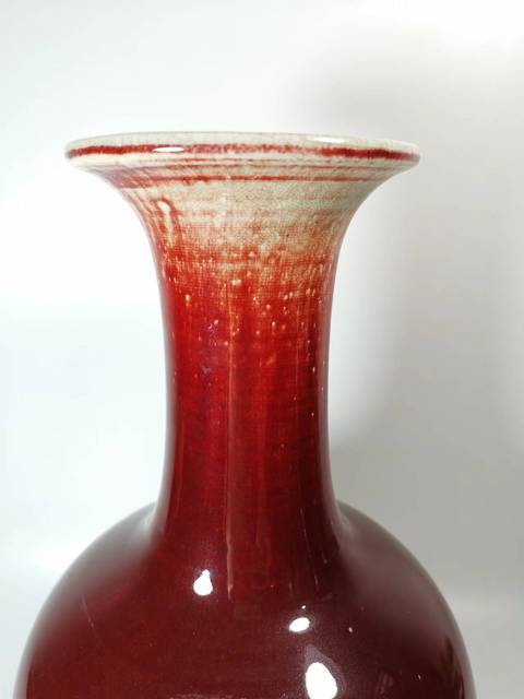 古玩陶瓷郎紅釉撇口瓶真品鑒賞圖