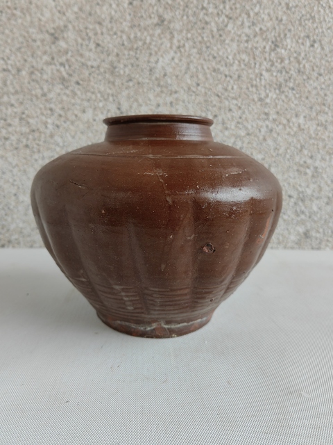 古玩陶瓷紫金釉瓜楞罐拍賣,當前價格580元