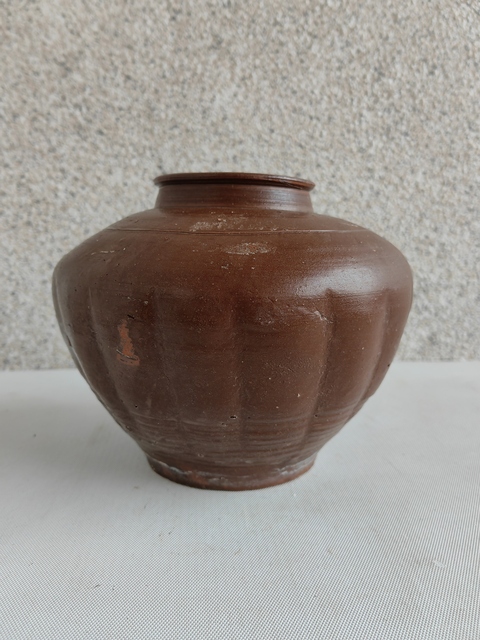 古玩陶瓷紫金釉瓜楞罐拍賣,當前價格580元