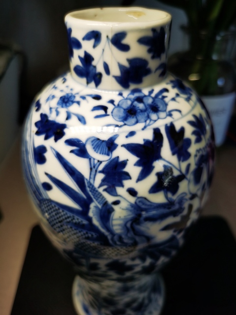 古玩陶瓷清晚期鳳穿牡丹紋青花瓶拍賣,當前價格3200元