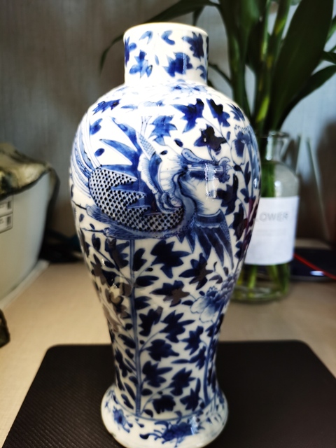 古玩陶瓷清晚期鳳穿牡丹紋青花瓶拍賣,當前價格3200元