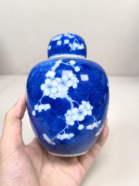 古玩陶瓷晚清細路青花留白冰梅紋蓋罐拍賣，當前價格4800元