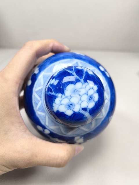 古玩陶瓷晚清細路青花留白冰梅紋蓋罐拍賣，當前價格4800元