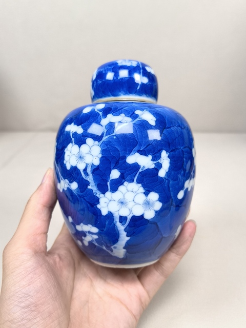 古玩陶瓷晚清細路青花留白冰梅紋蓋罐拍賣，當前價格4800元
