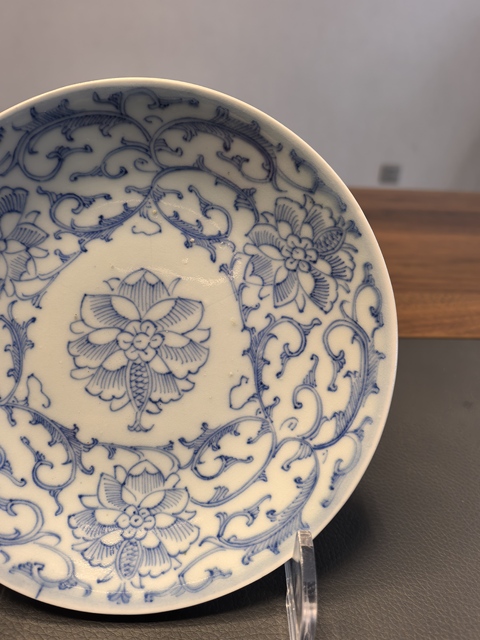 古玩陶瓷大清乾隆年製本朝官窯款青花淡描花卉紋盤拍賣,當前價格1200元