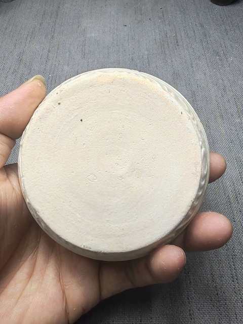 古玩陶瓷（精品元代）青白釉印花花卉紋粉盒拍賣，當(dāng)前價(jià)格1588元