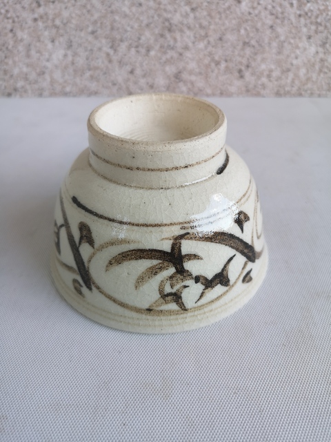 古玩陶瓷日本昭和白地黑花文字茶碗拍賣,當前價格160元