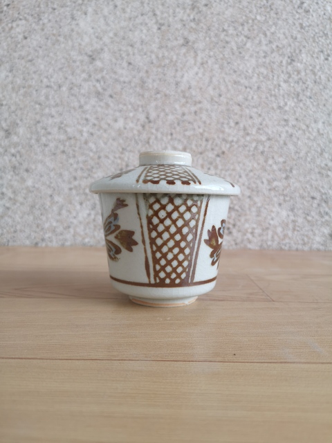 古玩陶瓷花卉紋蓋杯拍賣,當前價格168元