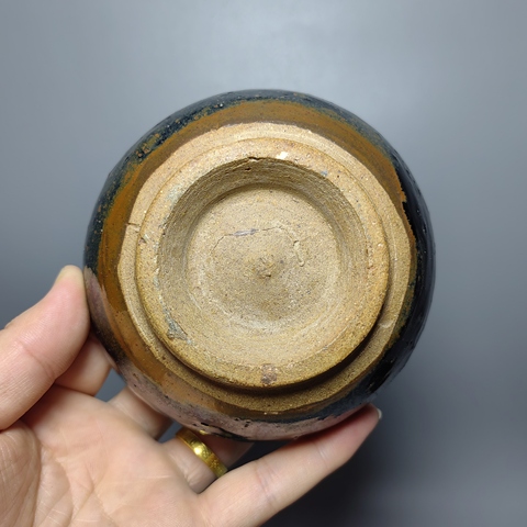 古玩陶瓷元代磁州窯窯變黑釉茶碗拍賣,當前價格286元