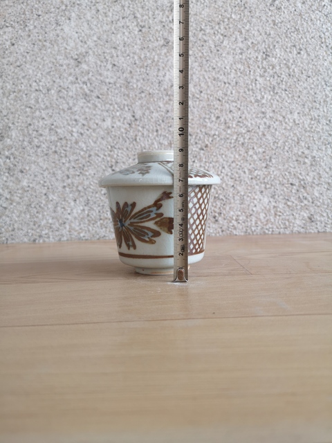 古玩陶瓷花卉紋蓋杯拍賣,當前價格168元
