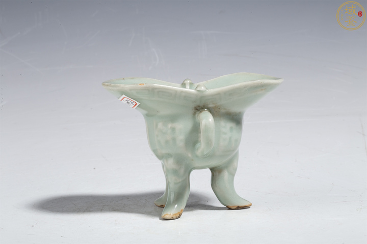 古玩陶瓷民國(guó)·青釉印花小爵杯拍賣(mài),當(dāng)前價(jià)格1369元