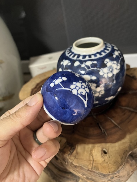 古玩陶瓷青花冰梅圖蓋罐拍賣,當前價格1200元