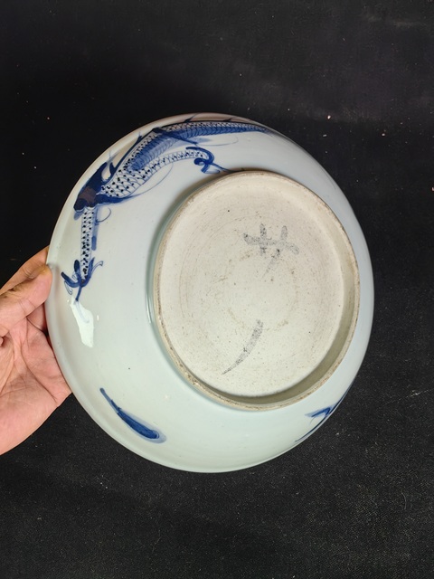 古玩陶瓷清乾隆 青花過墻龍紋盤拍賣,當前價格11570元