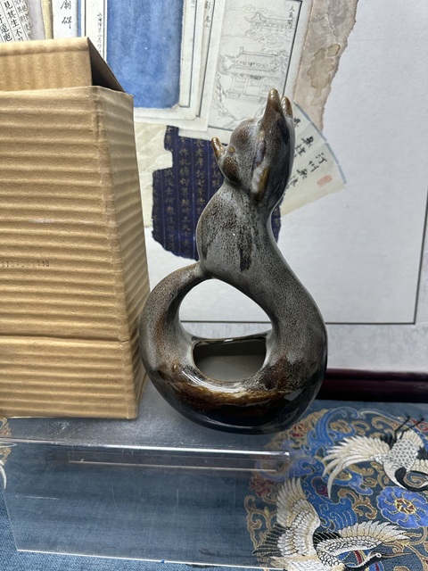 古玩陶瓷70年代韓美林大師設計窯變雪花釉狐貍拍賣，當前價格39元