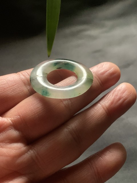 古玩玉器清代天然翡翠雕“素紋環”拍賣，當前價格4500元